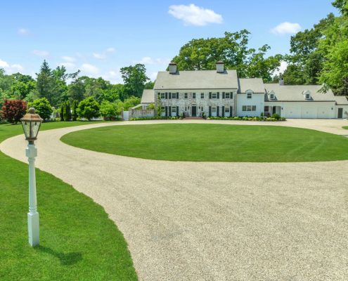 A newly installed circular chip seal residential driveway in Farmington, CT